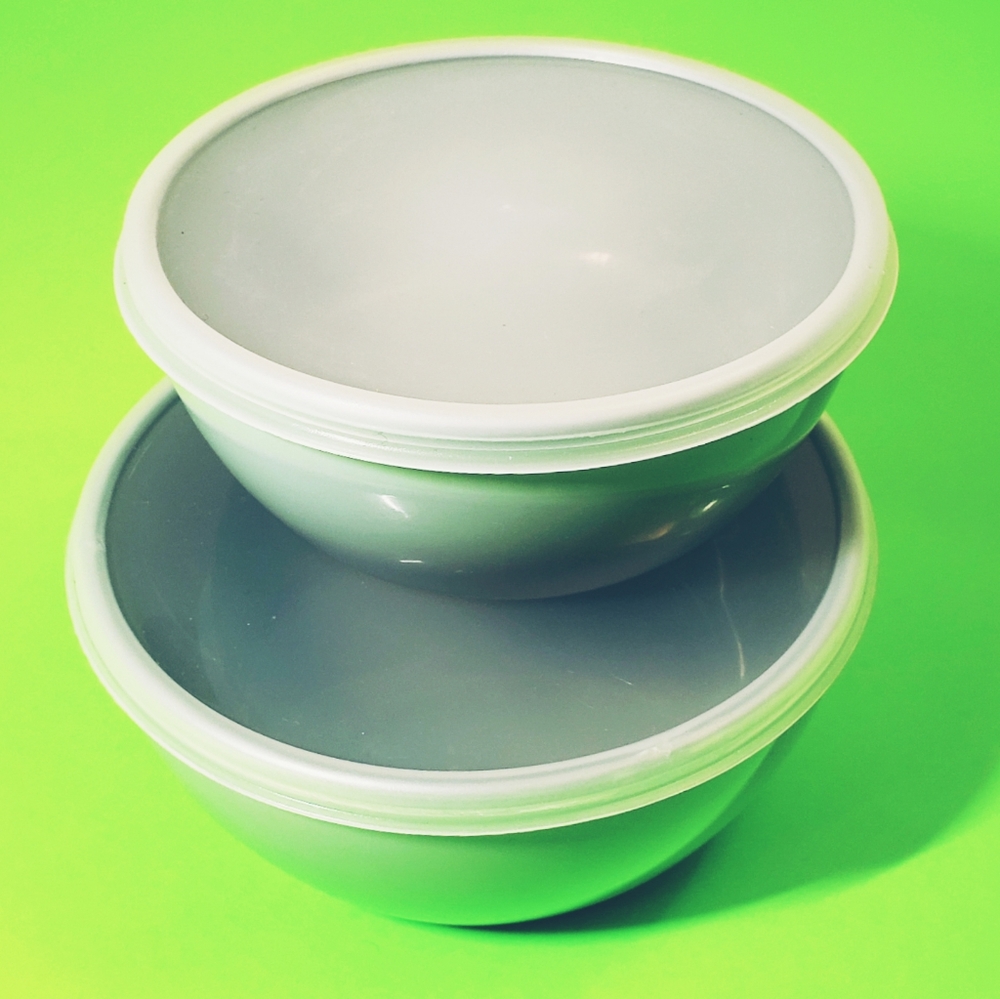 🍀🍀2 Food Storage Containers🍀🍀